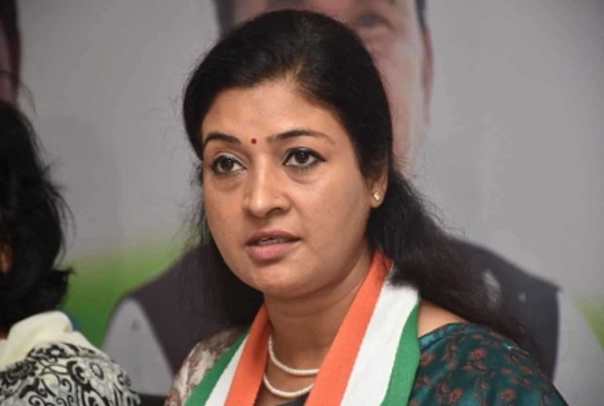 सोनिया रिटायर नहीं हुई, लेकिन पार्टी का मार्गदर्शन करेंगी : अलका लांबा